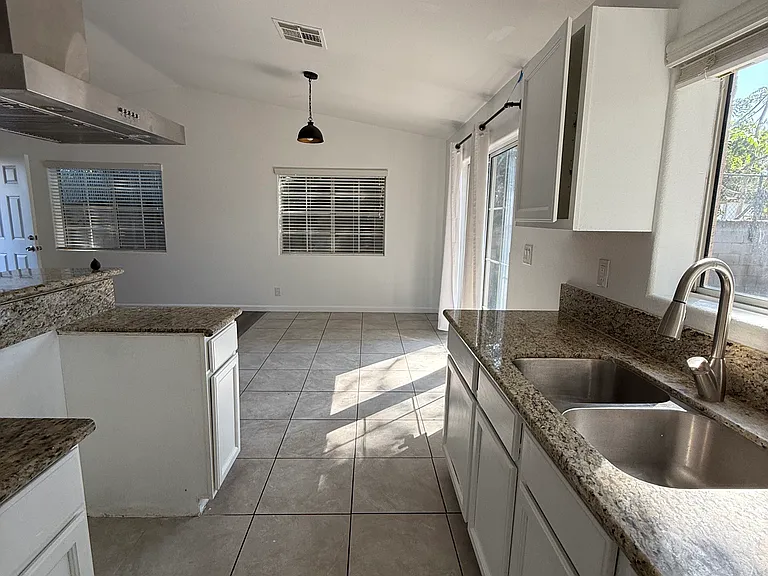 145 S 2nd Ave #1 — Photo 12