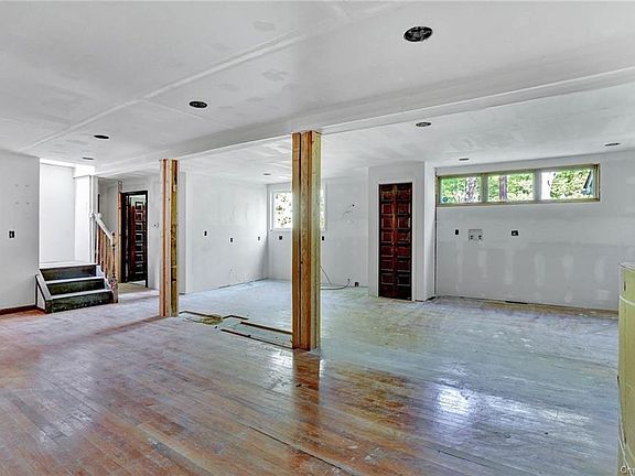 5th image of 551 Hill Ave