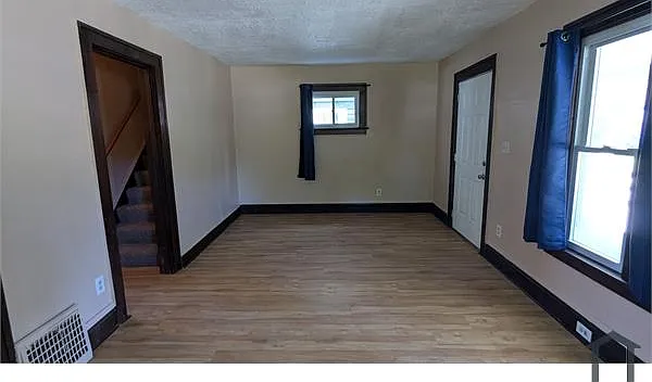 443 W Thornton St — Photo 38