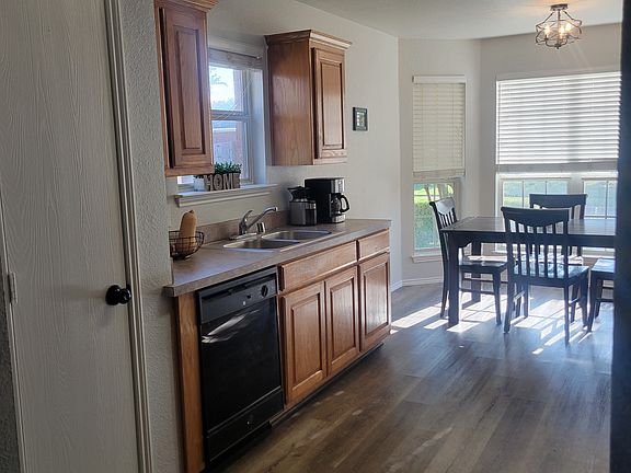 2nd image of 216 Goldeneye Ln