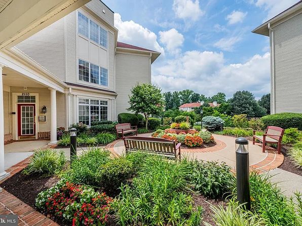 2110 Ganton Grn APT 304