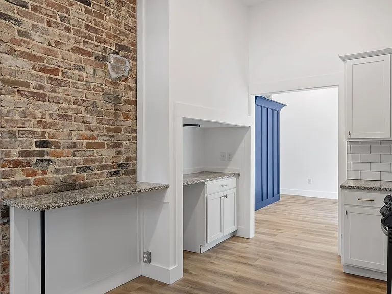 1704 Bailey Ave — Photo 3