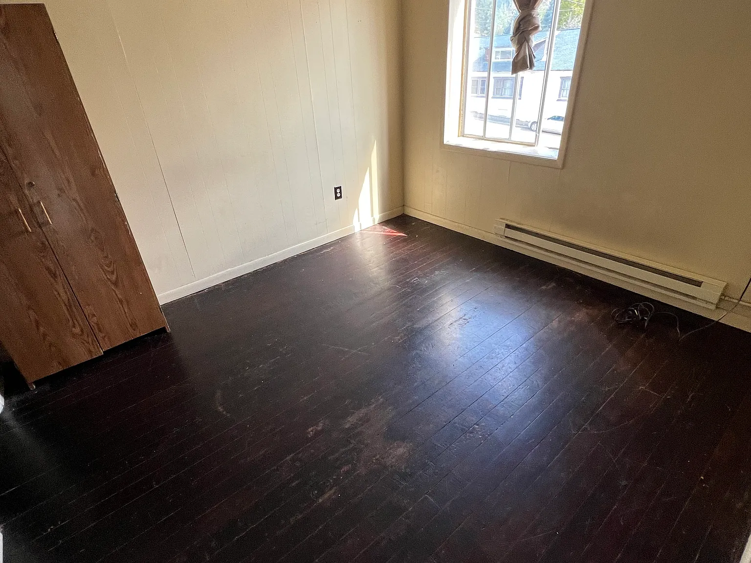 2 bed, 1.0 bath, $1,300 — Photo 4