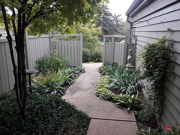 2nd image of 900 N Shoreline Rd #927