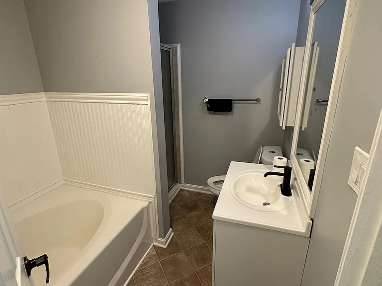 9708 Lake Pointe Ct #302 — Photo 18