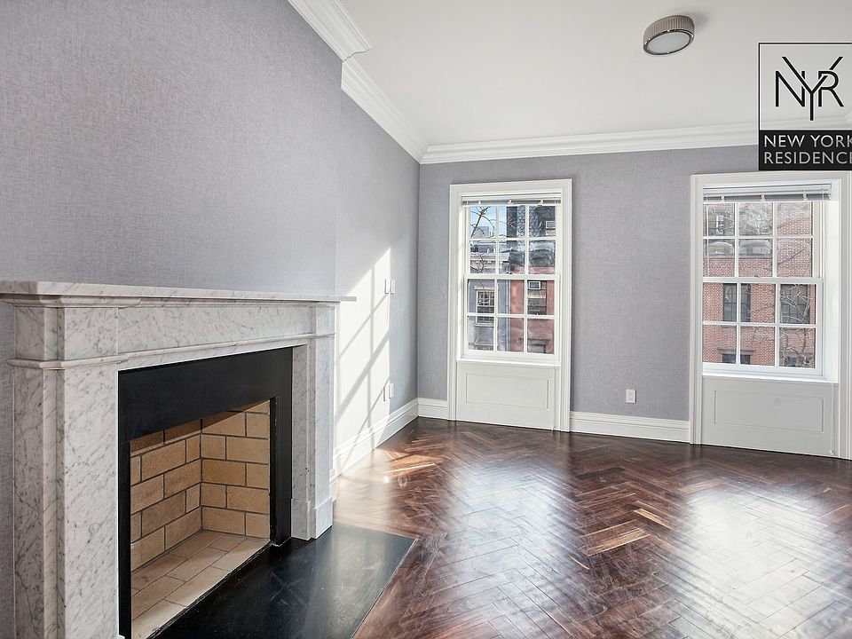 1st image of 77 Washington Pl #4