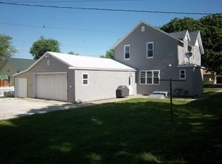 204 W Clark St, Calmar, IA 52132