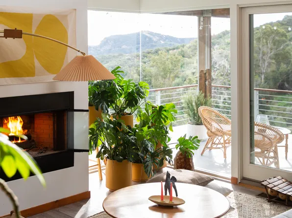 (undisclosed Address), Topanga, CA 90290