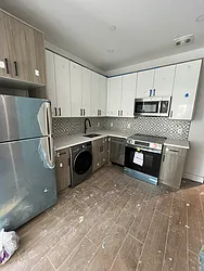 363 Hawthorne Street, #2D