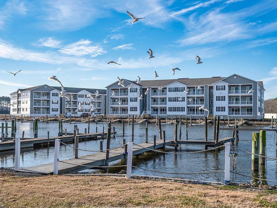 Love Creek, The Residence of Rehoboth Bay, Lewes, DE This furnished yearly rental is close to shopping outlets, beaches, marina and so much more.