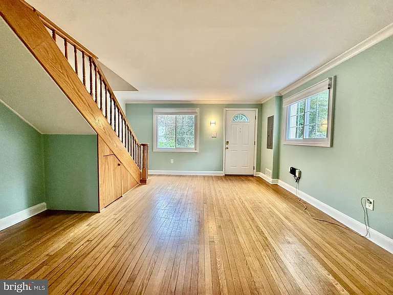 10710 Ashby Pl — Photo 2