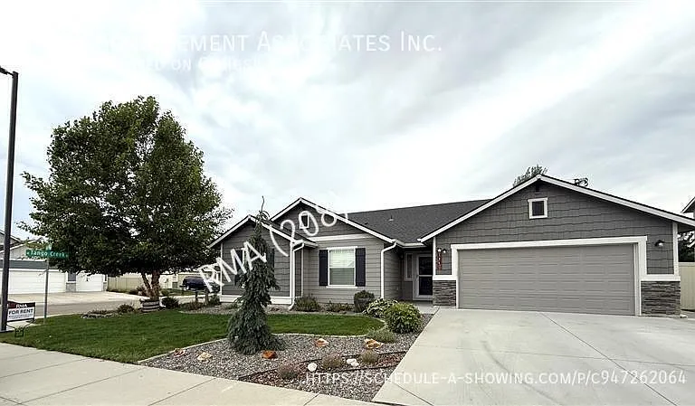 6031 N Spindrift Ave — Photo 2