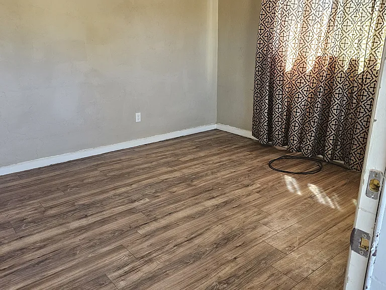 1700 E 4th St #1700 — Photo 1