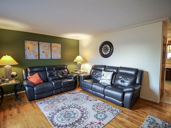 2nd image of 126 Loomis Ave