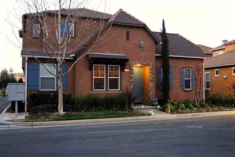 1774 N Merlan Ln photo 1