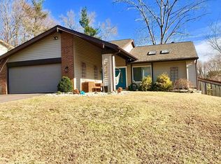 7617 Chancellor Way, Springfield, VA 22153