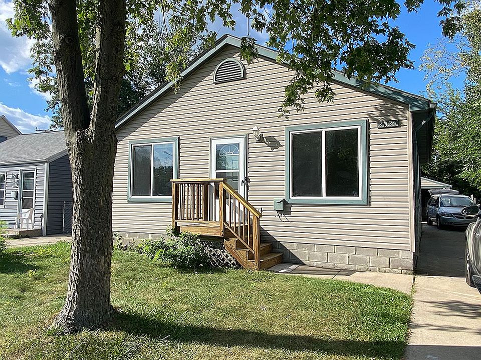 21125 Woodward St, photo 4