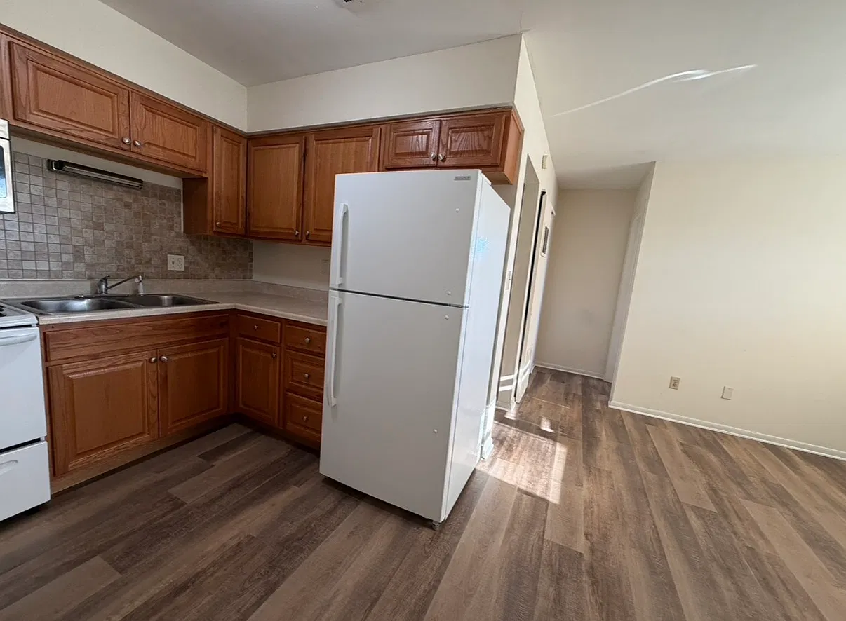 2 bed, 600 sqft, $1,000 — Photo 2