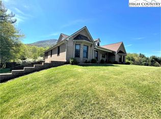 121 Willowbend Ln, Jefferson, NC 28640