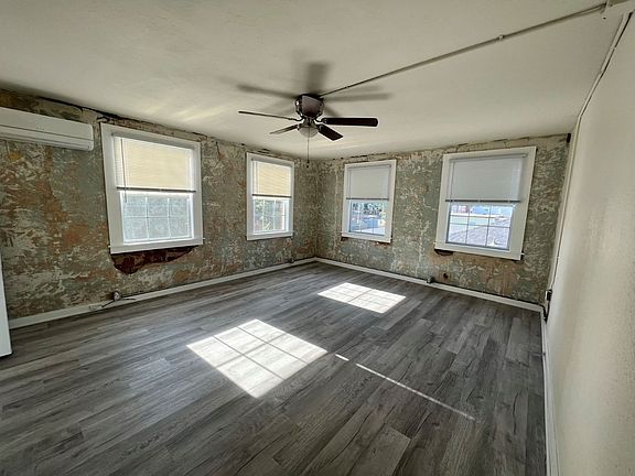 3rd image of 115 N Main St #3