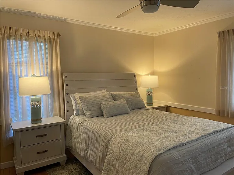 421 Waterside Ln — Photo 33