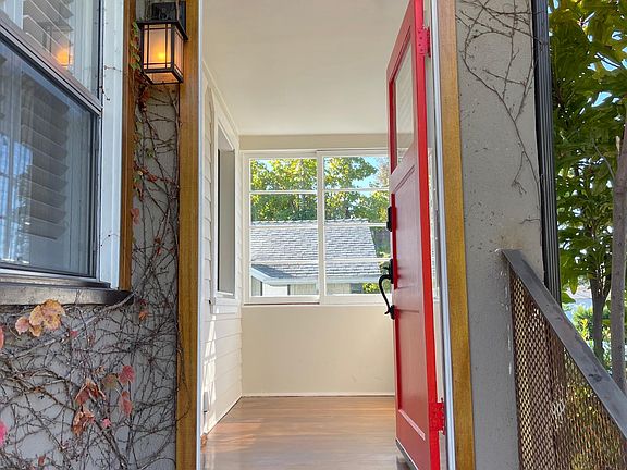 2nd image of 2122 Lemoyne St