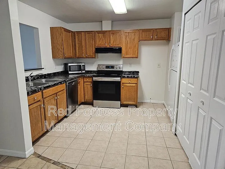 5317 27th St SW — Photo 2