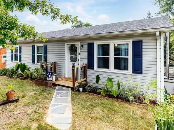 54 Beverley St, Verona, VA 24482