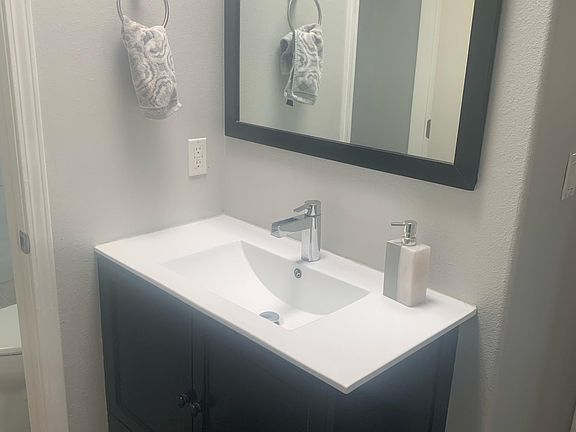 5th image of 4172 Lake Harbor Ln