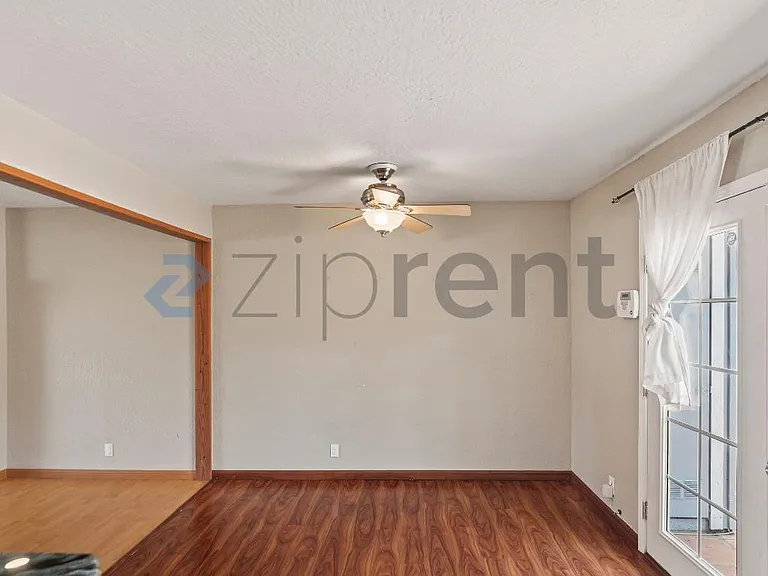 3298 Cropley Ave — Photo 11
