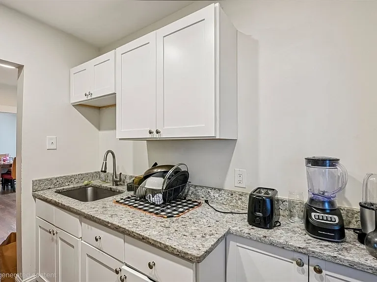 1 Rockdale Ave #1 — Photo 8