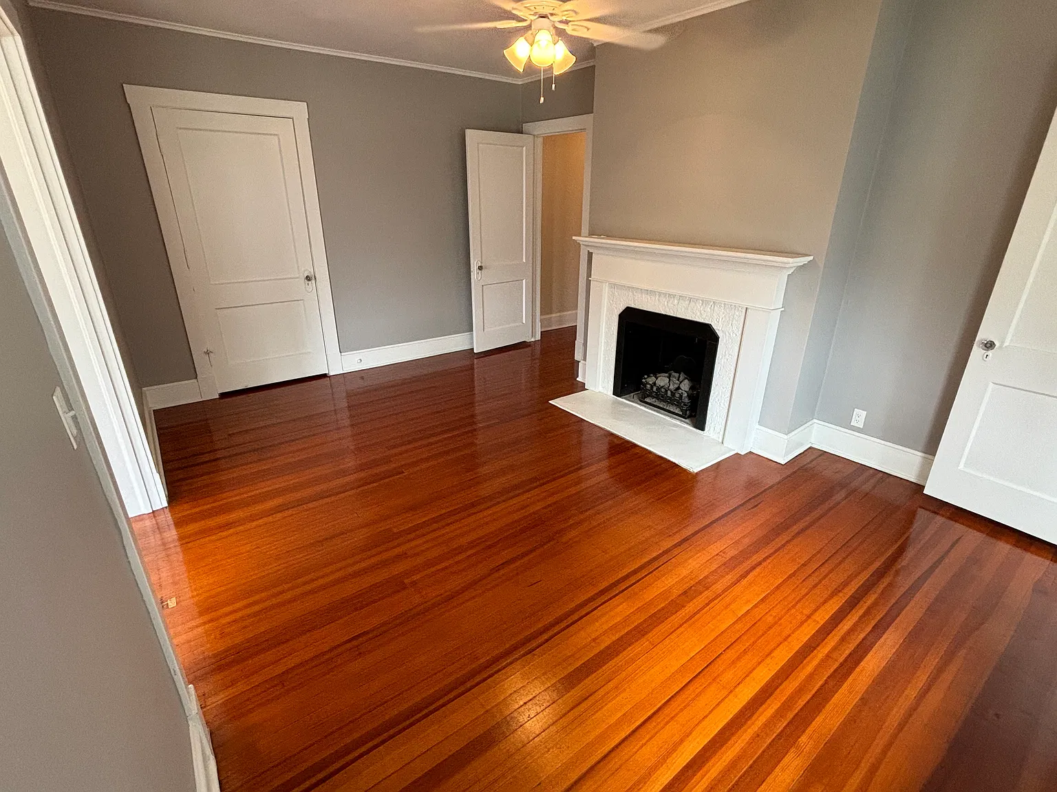 119 E 3rd St — Photo 4