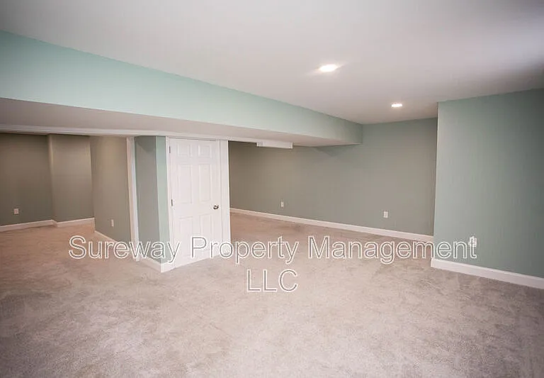1 Tweentown Close — Photo 37