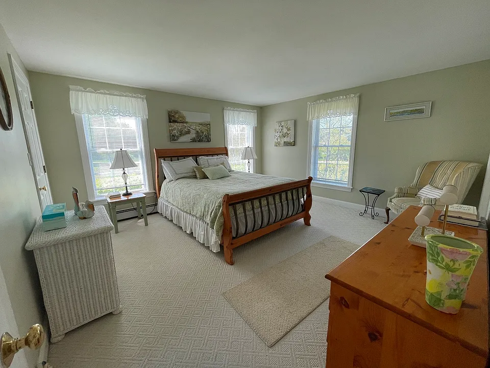 11 Beachwood Ave