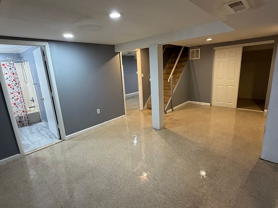 1st image of 216 Carnation Ct #Basement