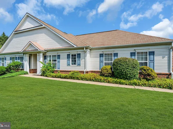 71 Sparrow Dr, Hamilton, NJ 08690