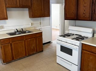 17 7th St APT 3, Derby, CT 06418
