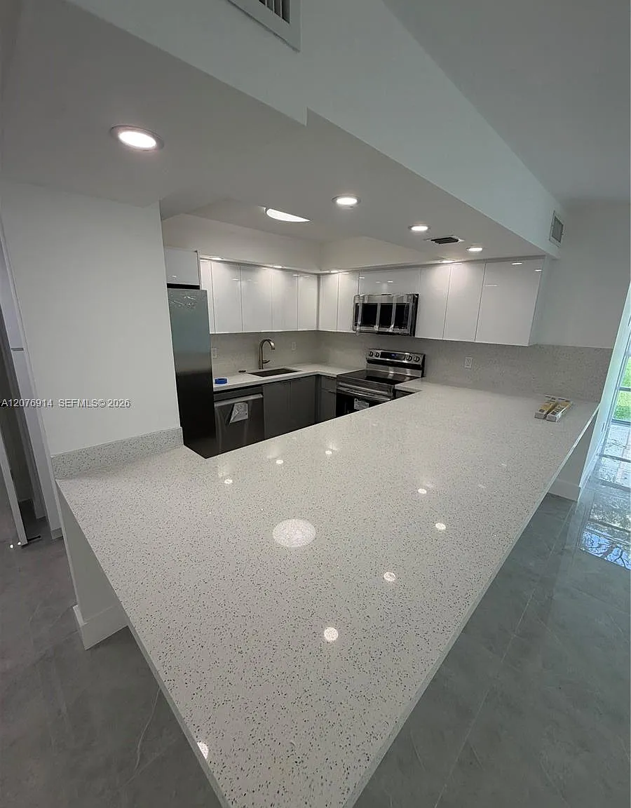 801 Three Islands Blvd — Photo 2