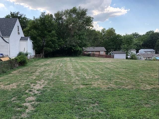 1st image of N Lawn Ave