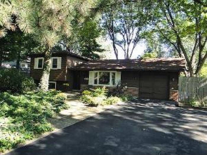 1st image of 22W432 Birchwood Dr