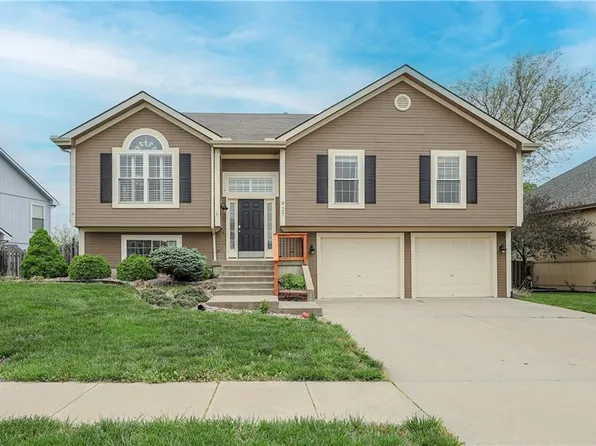 927 Southfork St, Lansing, KS 66043