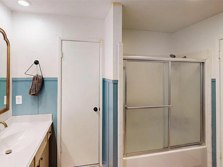 3819 Brook Shadow Dr — Photo 22