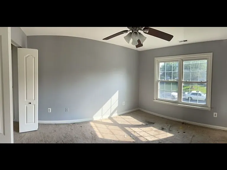8230 Lincoln Dr — Photo 3