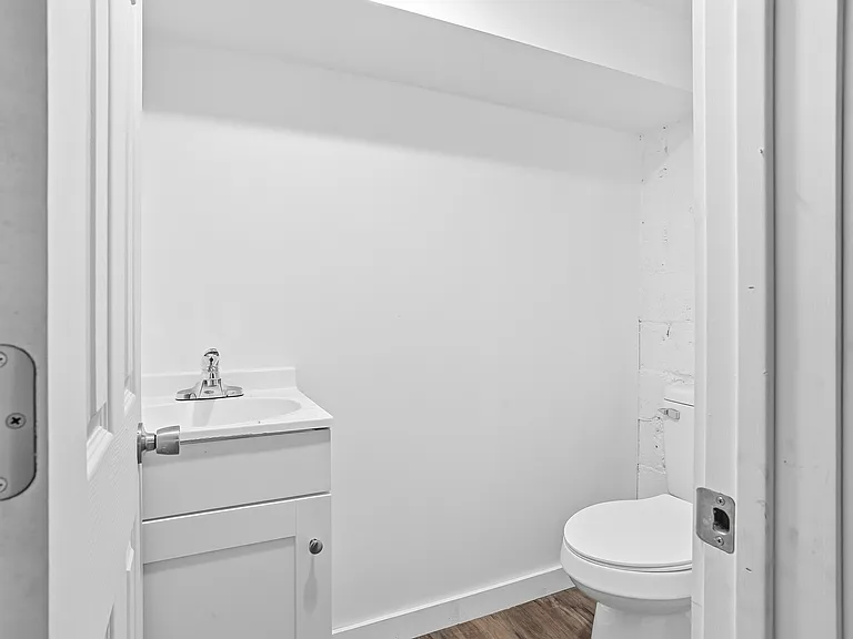 7806 Saint Lawrence Ave — Photo 22
