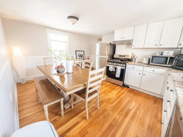 68 Pleasant St #2, Cambridge, MA 02139