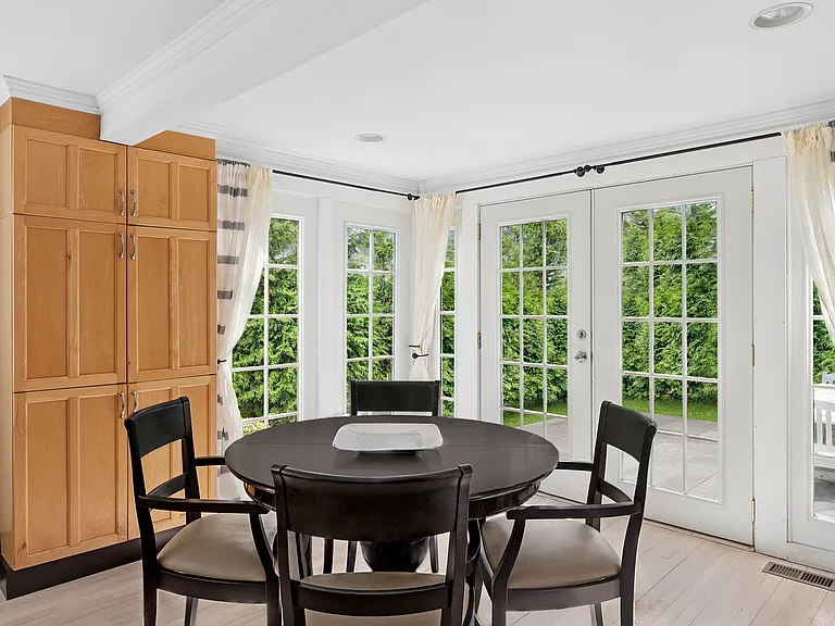 86 Devon Rd — Photo 3