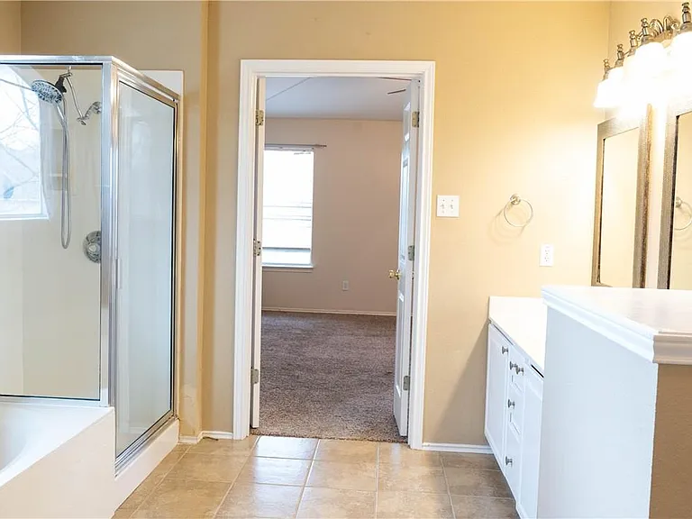 1608 Diana Dr — Photo 12
