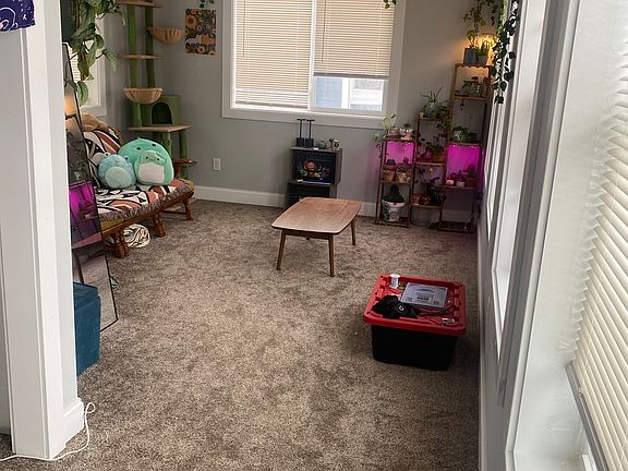3rd image of 1049 24th Ave SE APT 1