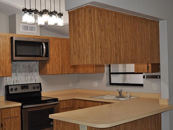 5th image of 2940 Sylvan Ave