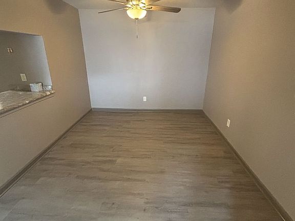 3rd image of 505 Woodland Vlg